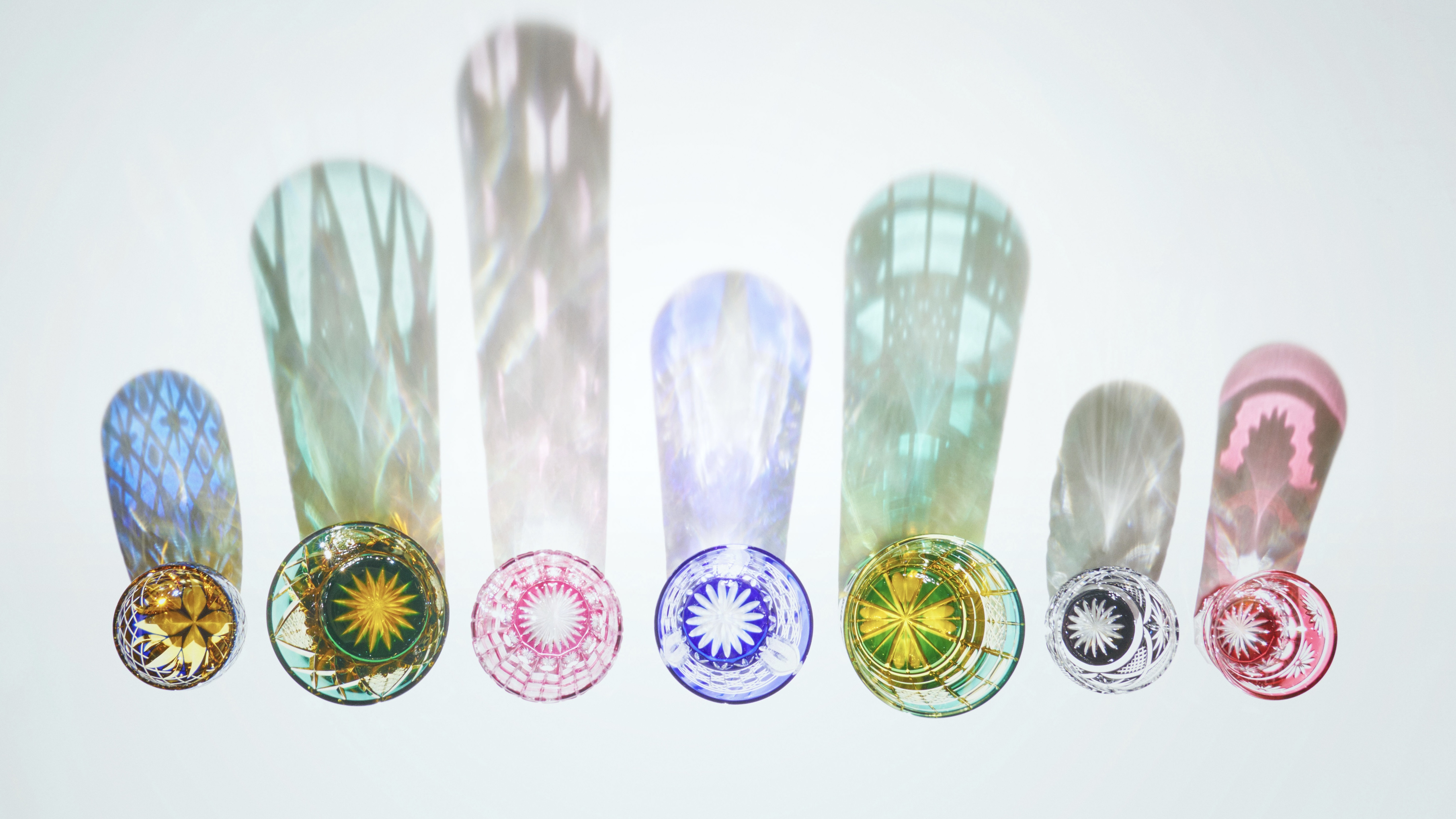 江戸ガラス 風鎮 大玉 伝統文様 M-086-BL 剣菱星文様 ぐい呑 ブルー – 硝子